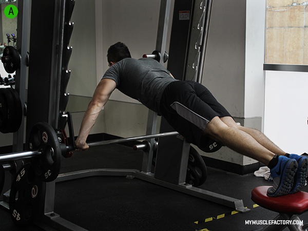Lagartija con agarre abierto en Smith Machine